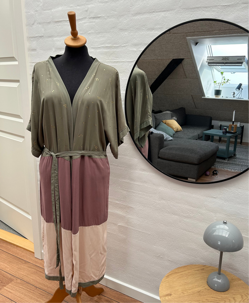 Strand kimono i 3 farver med guld prikker str. xs/m