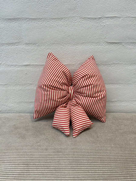 Lille stjerne i bolchefarvet bomuld.