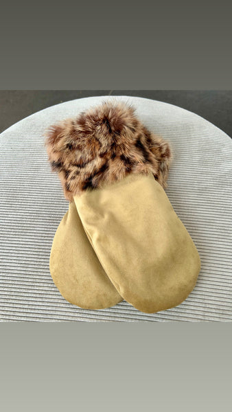 Luffer i gyldenfarvet velour med kanin pels