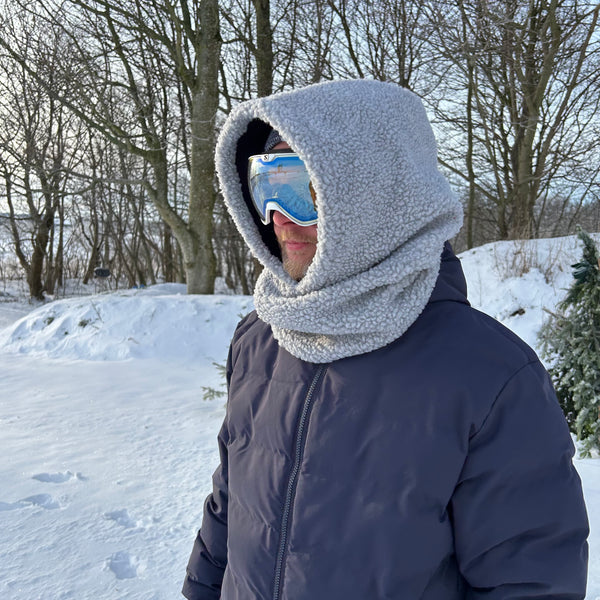 Balaclava i lysegrå Teddy med sort fleece.