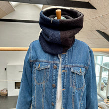 Indlæs billede til gallerivisning Halsedisse i sort, blå og råhvid teddybear med sort fleece
