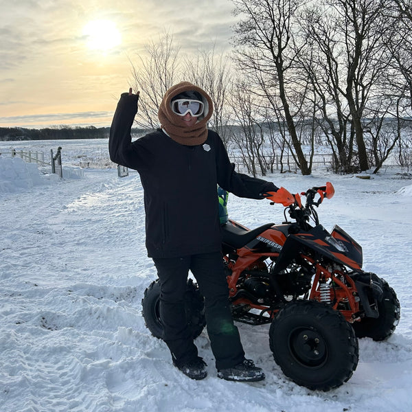Brunlig Balaclava i Teddy med hvidt fleece.