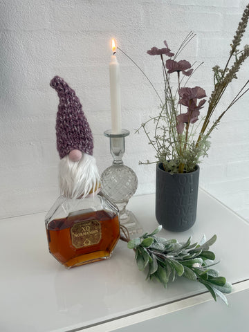 ❤️Håndlavet “Gnom” i karrygul og lyserød med hjemmestrikket hue.