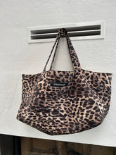 Indlæs billede til gallerivisning Shopper i quiltet dyreprint
