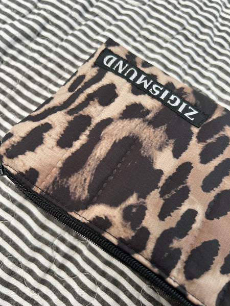 Keyhanger pung i quiltet dyreprint.