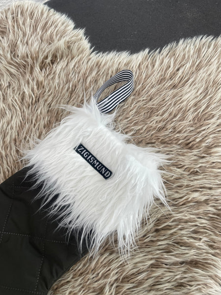 Stor julesok i army quilt med fake fur.