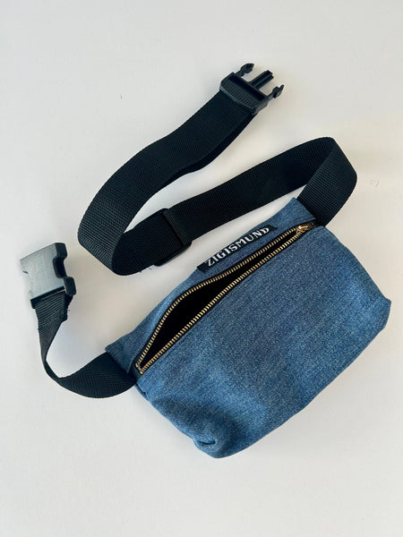 Bæltetaske/crosdbody i denim.