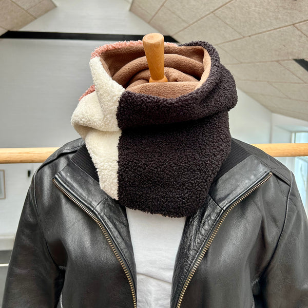 Halsedisse i rosa, sort og råhvid teddybear