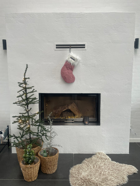 Stor julesok i mørk Rosa quilt med fake fur.