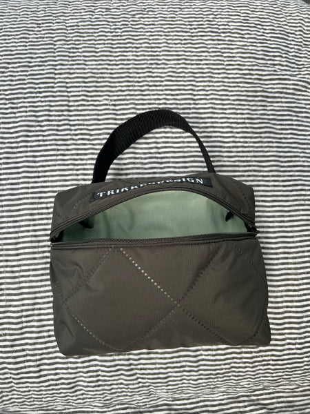 Toilettaske/makeuptaske i army quilt.