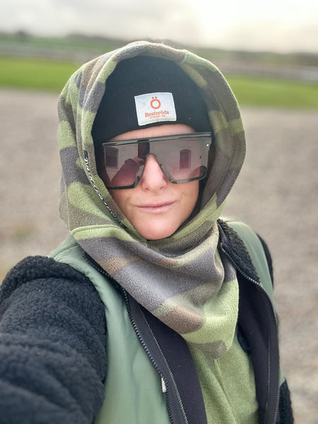 Balaclava i camouflage farvet polar fleece.