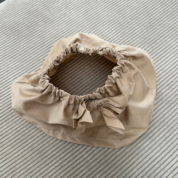 Strutskørt i beige med sløjfe