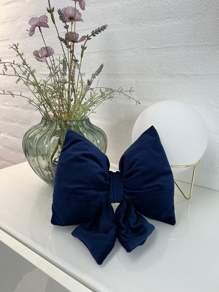 Lille velour sløjfe i kobolt blå.