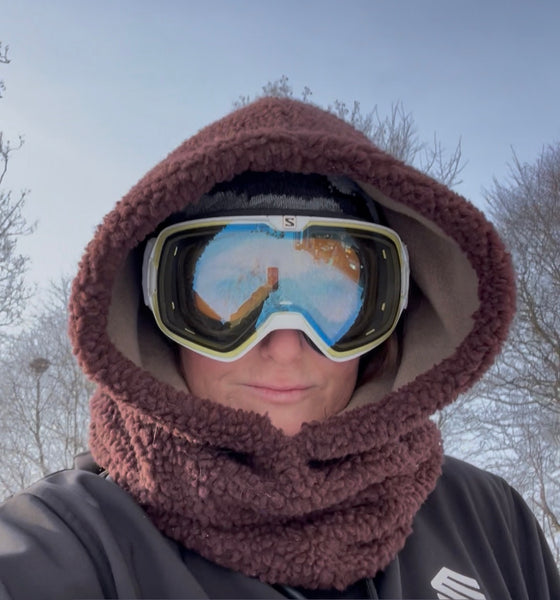 Balaclava i brunt Teddy med beige fleece.