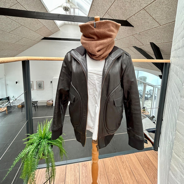 Halsedisse i rosa, sort og råhvid teddybear