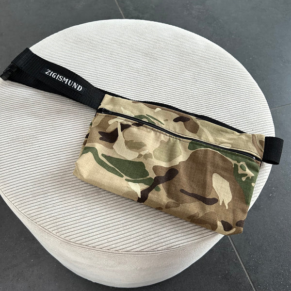 Bæltetaske/crossbody bag i militær.