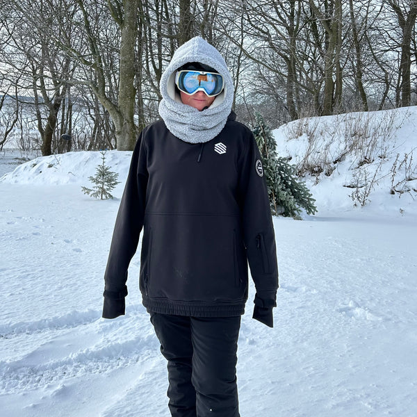 Balaclava i lysegrå Teddy med hvidt fleece.