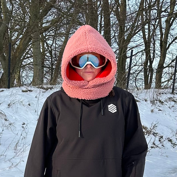 Balaclava i lyserød teddybear og rødt fleece.