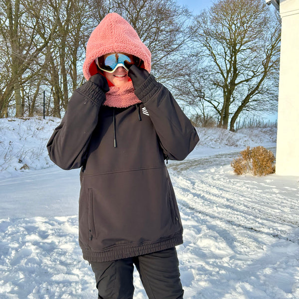 Balaclava i lyserød teddybear og rødt fleece.