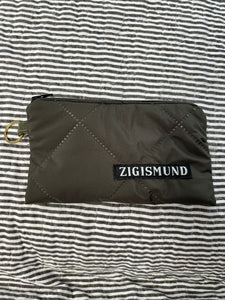 Keyhanger taske i armygrøn quilt.