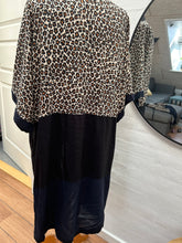 Indlæs billede til gallerivisning Kimono i dyreprint og blå viscose str.m/l
