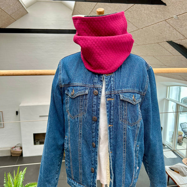 Halsedisse i bordeaux, hvid og grå