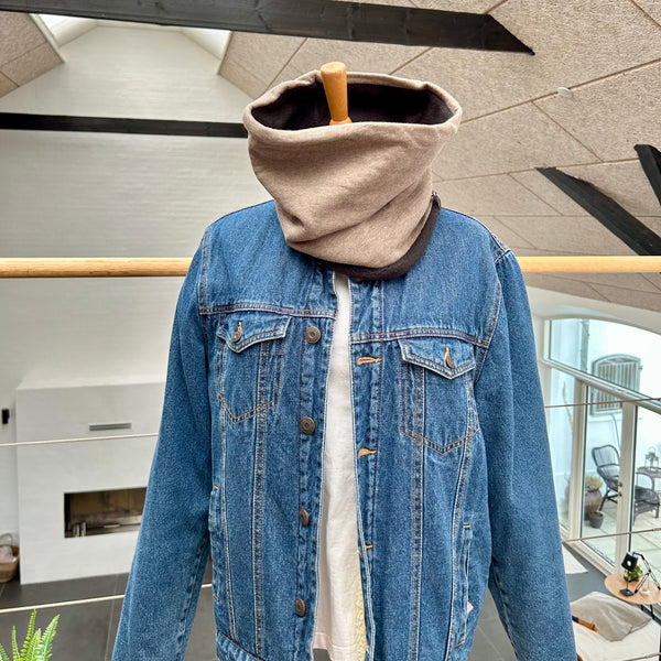 Halsedisse i Isoli med blødt sort fleece