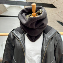 Indlæs billede til gallerivisning Halsedisse i minky army fleece med sort

