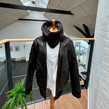 Indlæs billede til gallerivisning Halsedisse i minky army fleece med sort
