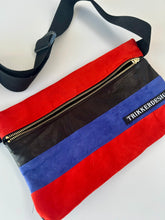Indlæs billede til gallerivisning Crossbody/bæltetaske i skind og fake skind.

