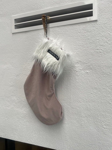 Stor julesok i sart Rosa velour med fake fur.