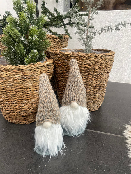 ❤️Håndlavede “Gnomer” med hjemmestrikkede huer i beige (2 stk).