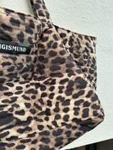 Indlæs billede til gallerivisning Shopper i quiltet dyreprint
