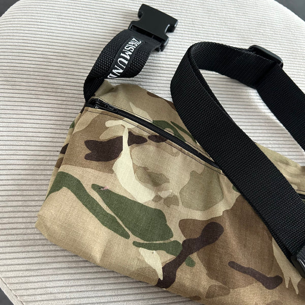 Bæltetaske/crossbody bag i militær.