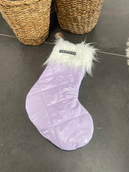 Stor julesok i lilla med shine og fake fur.