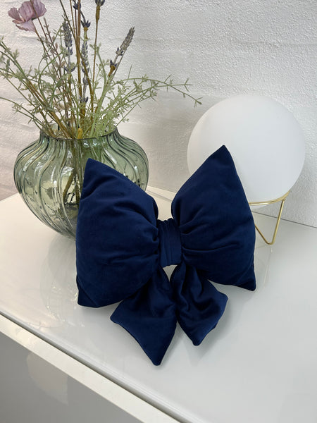 Lille velour sløjfe i kobolt blå.