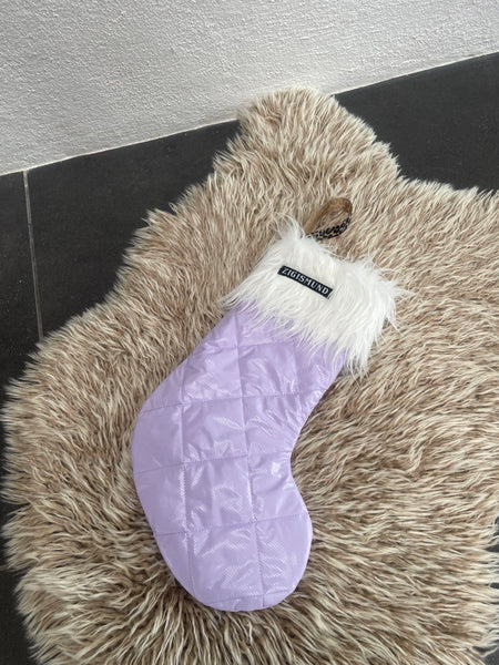 Stor julesok i lilla med shine og fake fur.