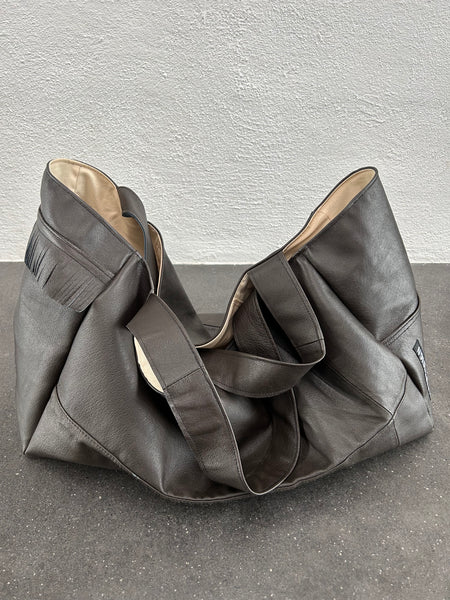 Brun læder shopper i genbrugs læder.