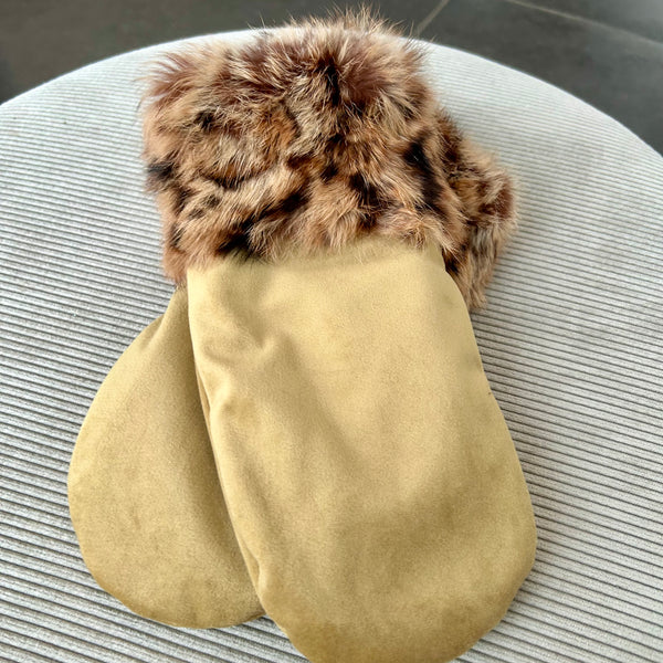 Luffer i gyldenfarvet velour med kanin pels