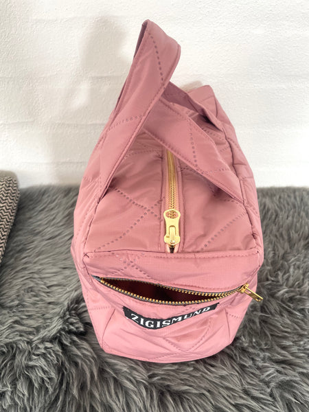 Makeup taske i skøn Rosa quilt og hanke.