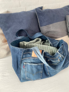 Levis denim shopper med lommer og slid.