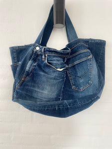 Levis denim shopper med lommer og slid.