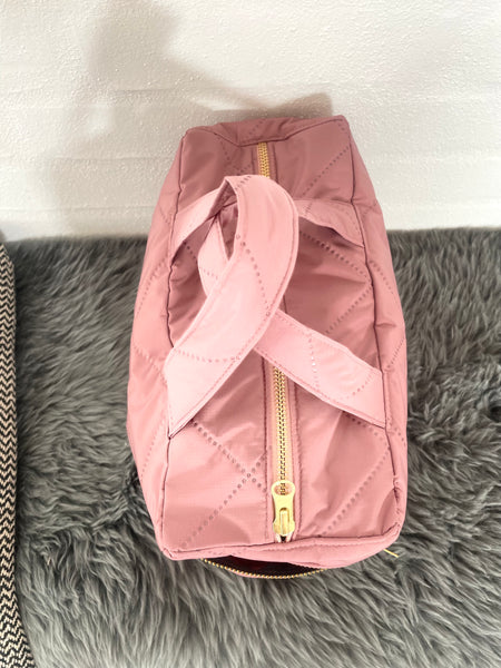 Makeup taske i skøn Rosa quilt og hanke.