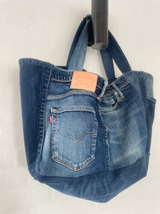 Levis denim shopper med lommer og slid.