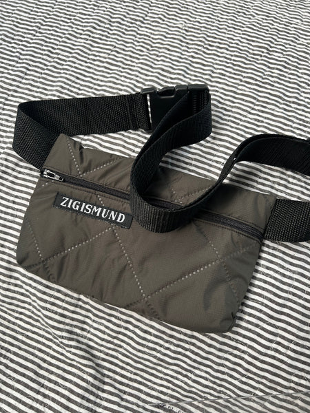 Bæltetaske/crossbodytaske i army quilt.