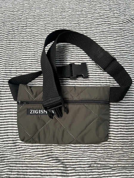 Bæltetaske/crossbodytaske i army quilt.