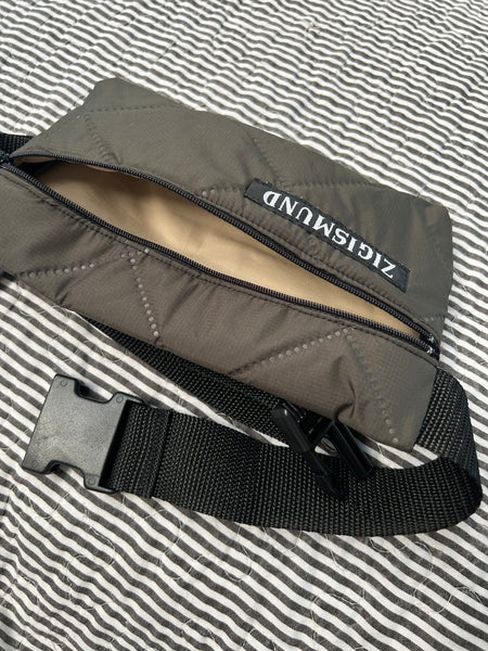 Bæltetaske/crossbodytaske i army quilt.
