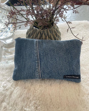 Indlæs billede til gallerivisning Clutch/makeup taske i denim
