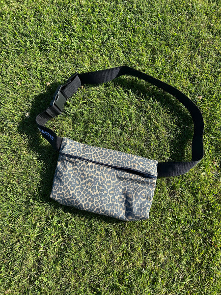 Bæltetaske/cross body taske i Leo.