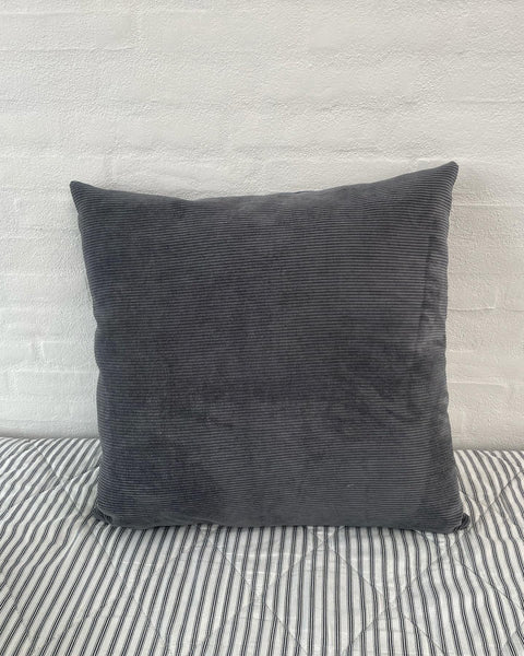 Stor pudebetræk i blå, grå og lys møbel fløjl.